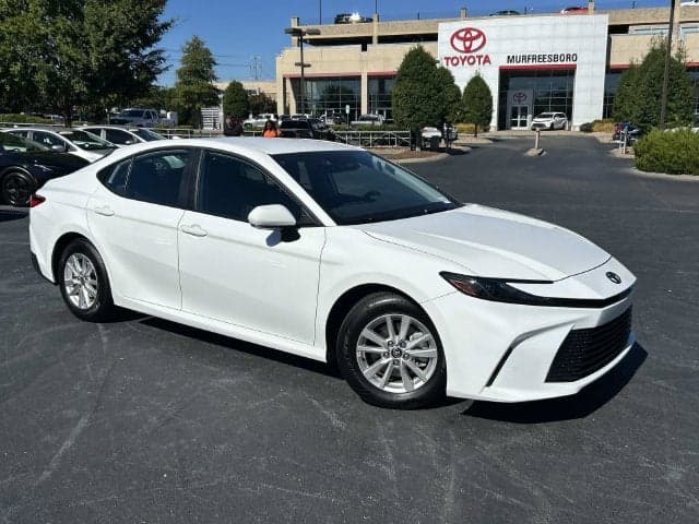 2026 Toyota Camry LE — photo 1 of 5