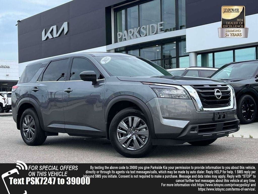 2025 Nissan Pathfinder S — photo 1 of 35