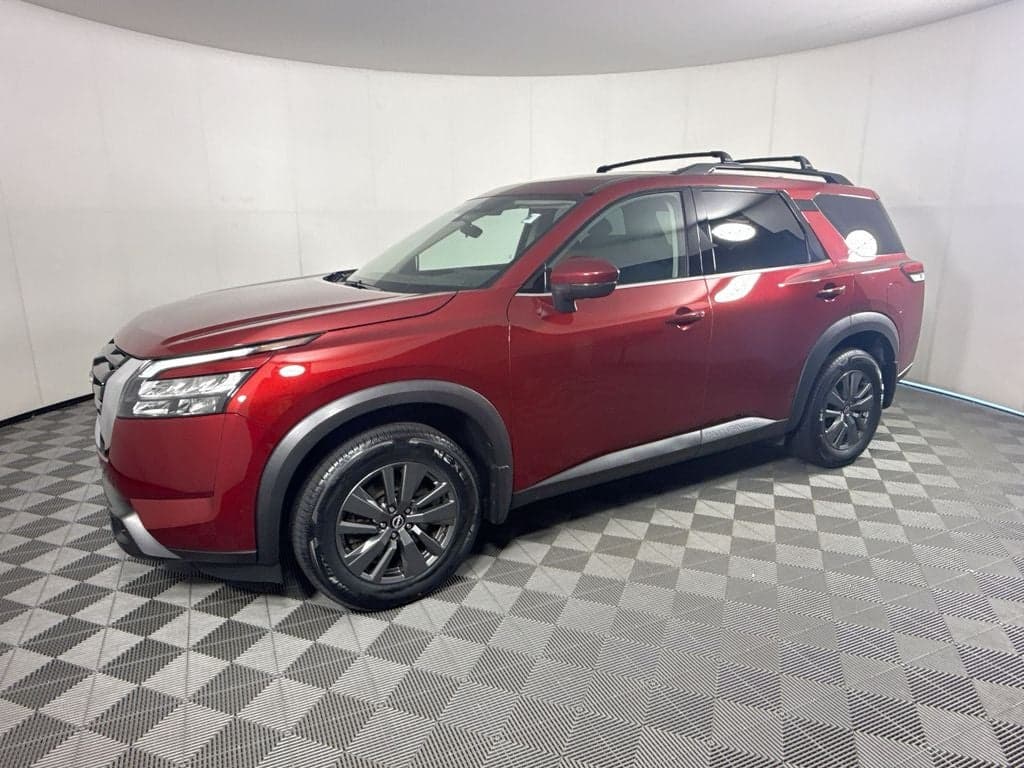 2024 Nissan Pathfinder SV — photo 1 of 29