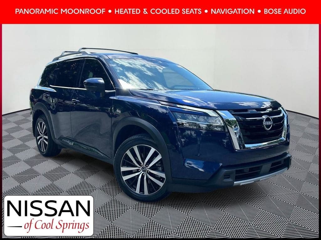 2023 Nissan Pathfinder Platinum — photo 1 of 39