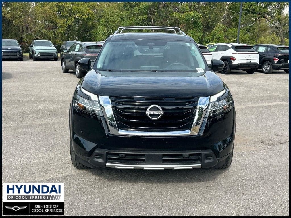 2024 Nissan Pathfinder Platinum — photo 1 of 5