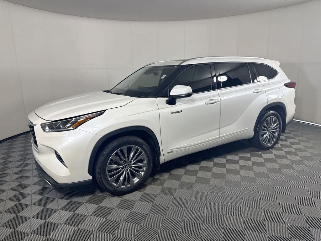 2021 Toyota Highlander Hybrid Platinum — photo 1 of 30