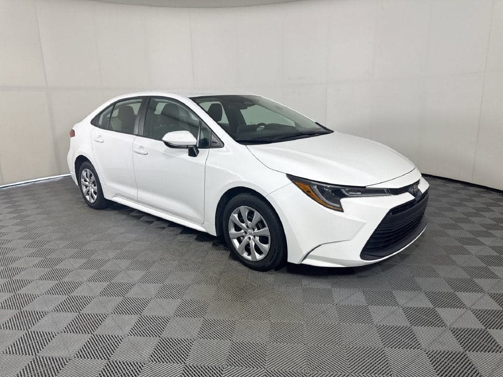 2023 Toyota Corolla LE — photo 1 of 5