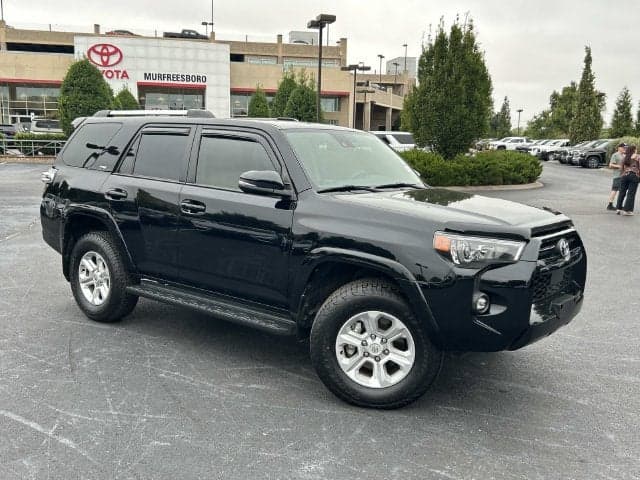 2022 Toyota 4Runner SR5 Premium — photo 1 of 5