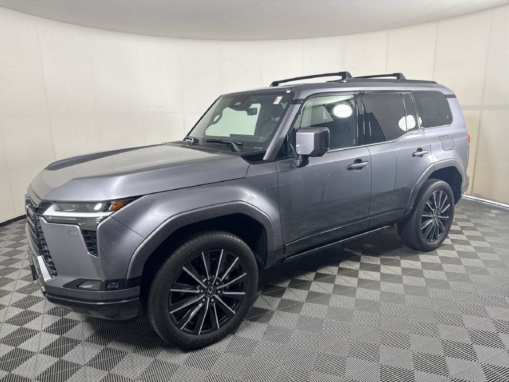 2025 Lexus GX Base — photo 1 of 30