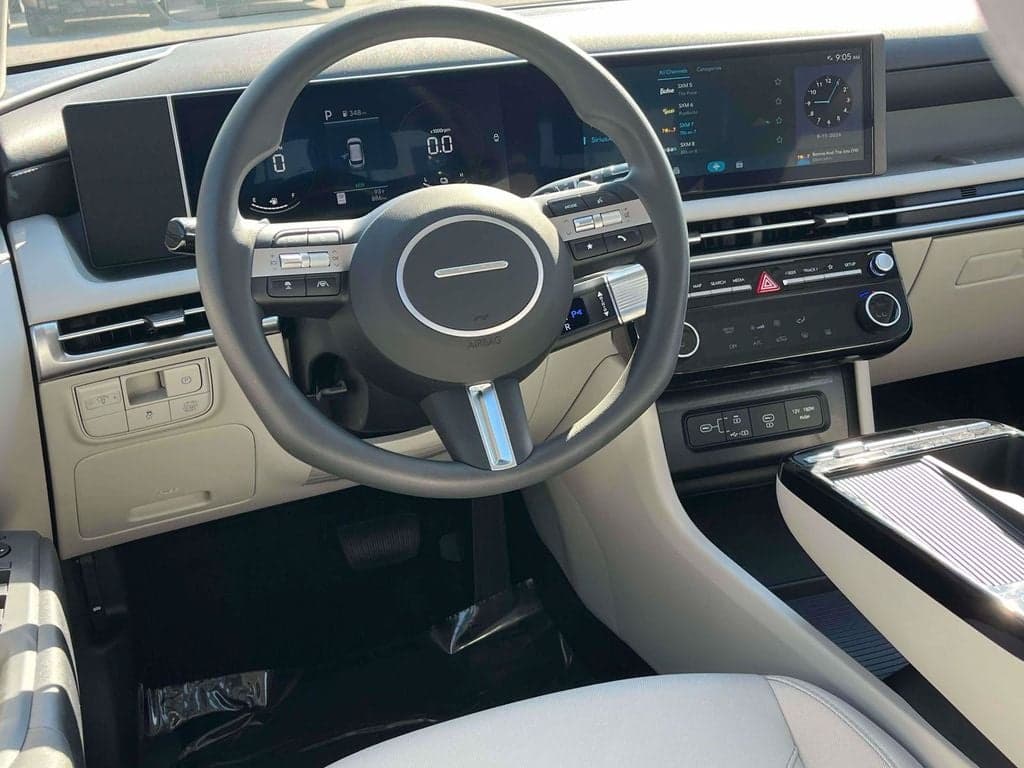 2026 Hyundai Tucson Hybrid SE — photo 1 of 5