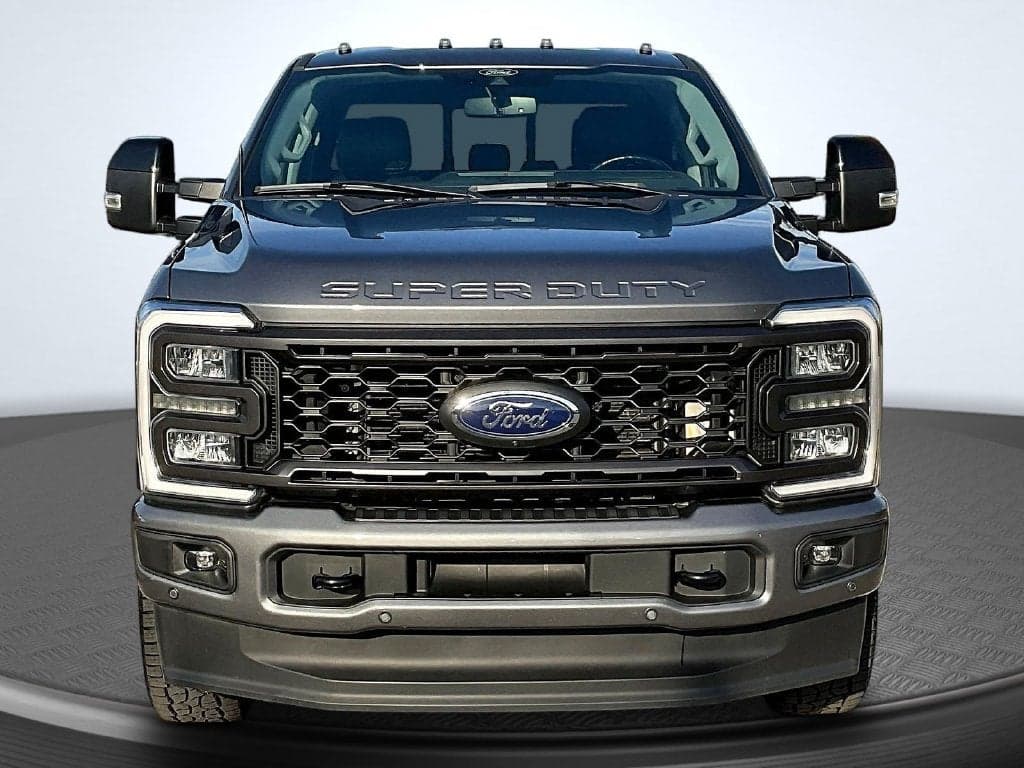 2024 Ford Super Duty F-250 SRW LARIAT — photo 1 of 5