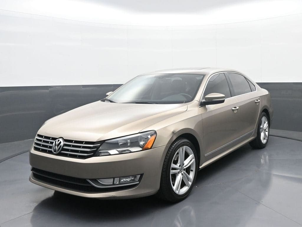 2015 Volkswagen Passat 2.0L TDI SEL Premium — photo 1 of 43