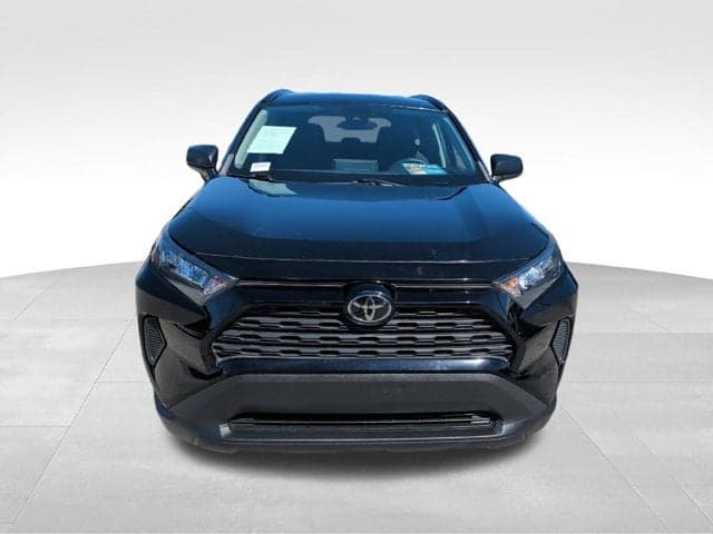 2020 Toyota RAV4 LE — photo 1 of 5