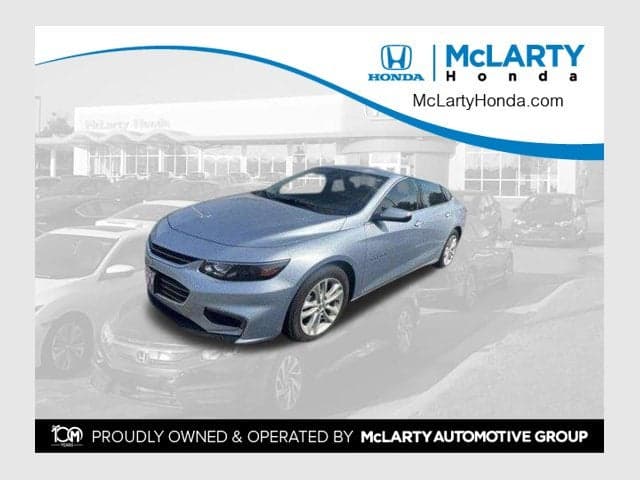 2017 Chevrolet Malibu Base — photo 1 of 14