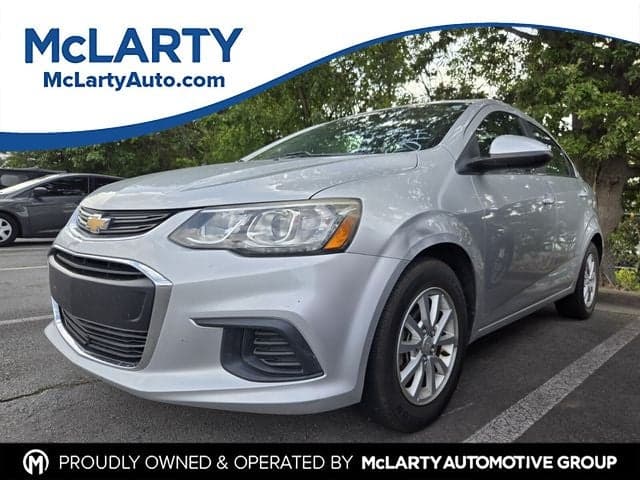 2017 Chevrolet Sonic LT — photo 1 of 12