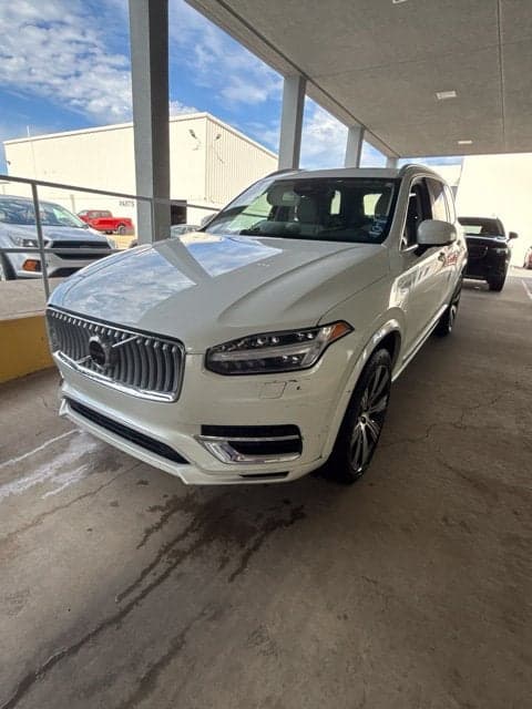 2025 Volvo XC90 Plug-In Hybrid Plus — photo 1 of 5