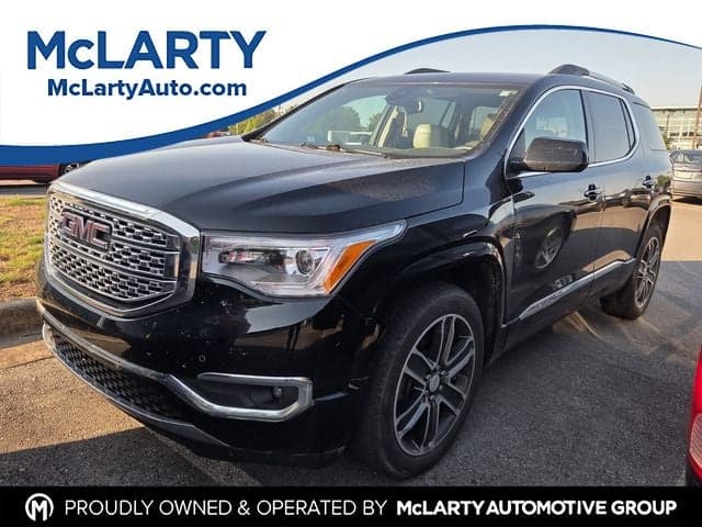 2017 GMC Acadia Denali — photo 1 of 11