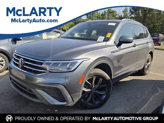 2022 Volkswagen Tiguan SE — photo 1 of 11