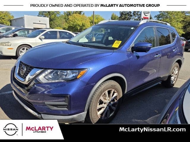2018 Nissan Rogue SV — photo 1 of 5