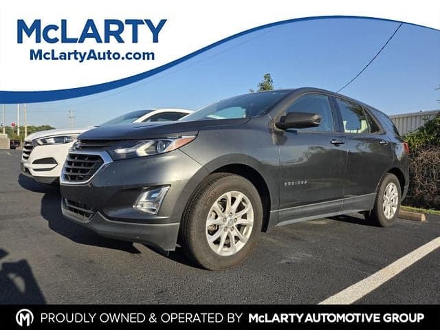 2019 Chevrolet Equinox LS — photo 1 of 10