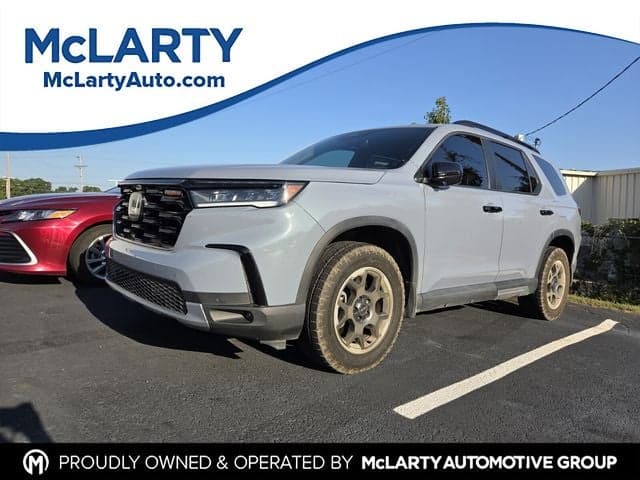 2024 Honda Pilot TrailSport — photo 1 of 10