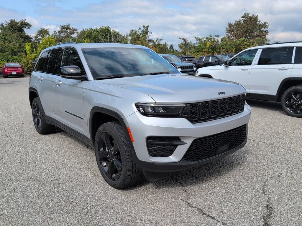 2024 Jeep Grand Cherokee Altitude X — photo 1 of 6