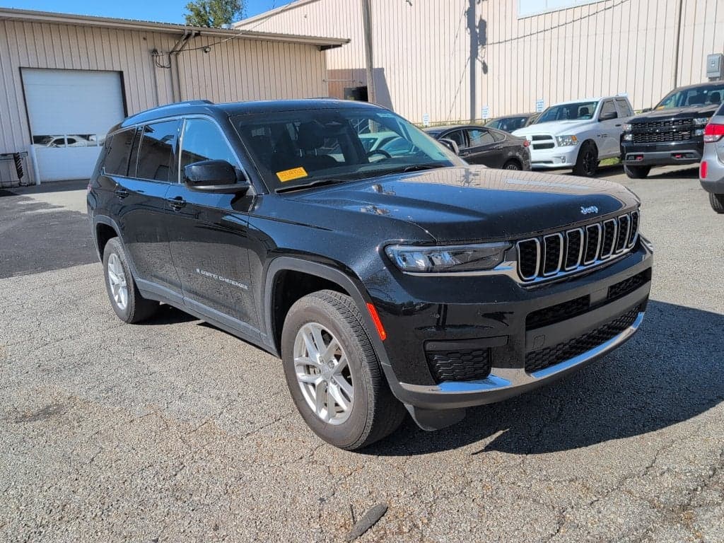 2023 Jeep Grand Cherokee L Laredo — photo 1 of 6