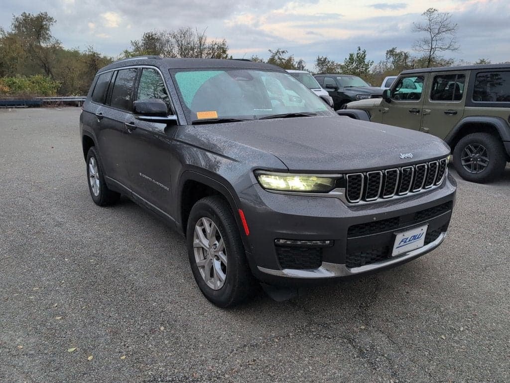 2023 Jeep Grand Cherokee L Limited — photo 1 of 5