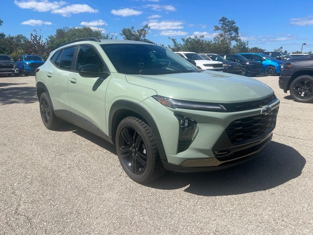 2025 Chevrolet Trax ACTIV — photo 1 of 6