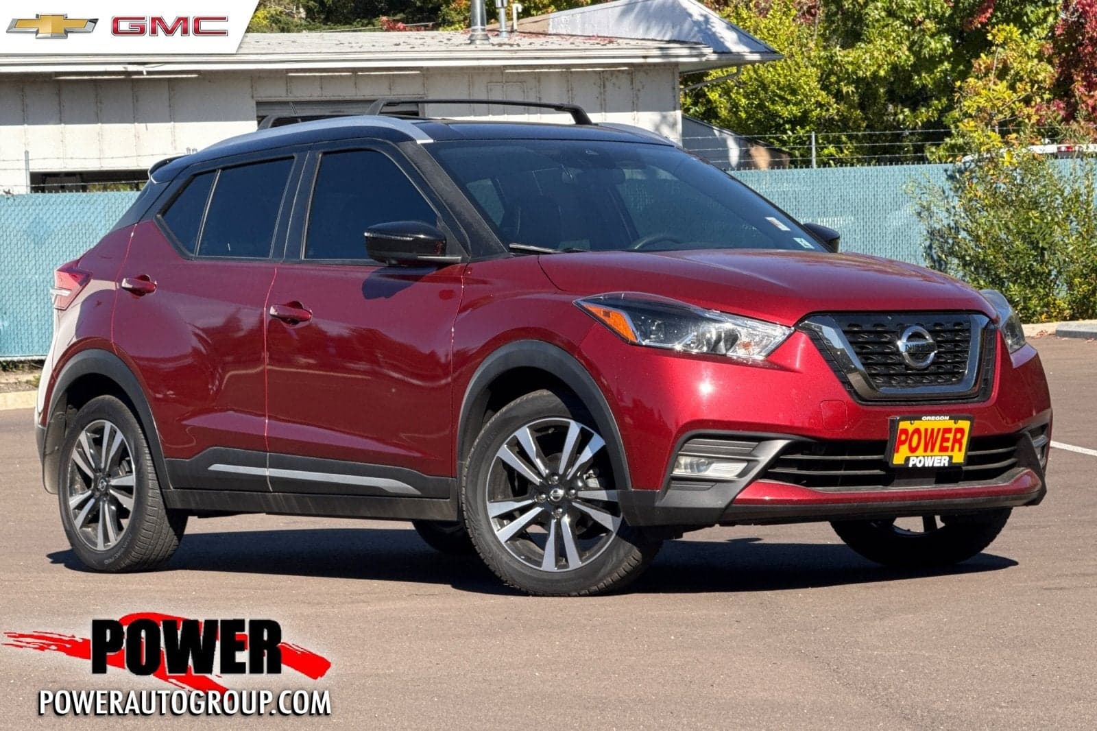 2020 Nissan Kicks SR — photo 1 of 5