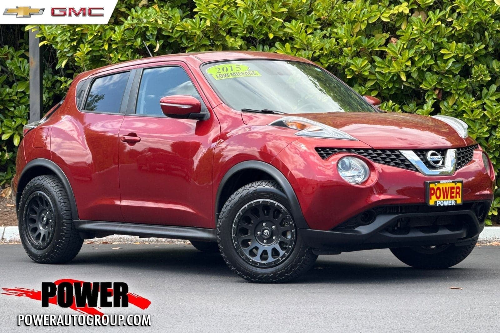 2015 Nissan Juke SV — photo 1 of 44