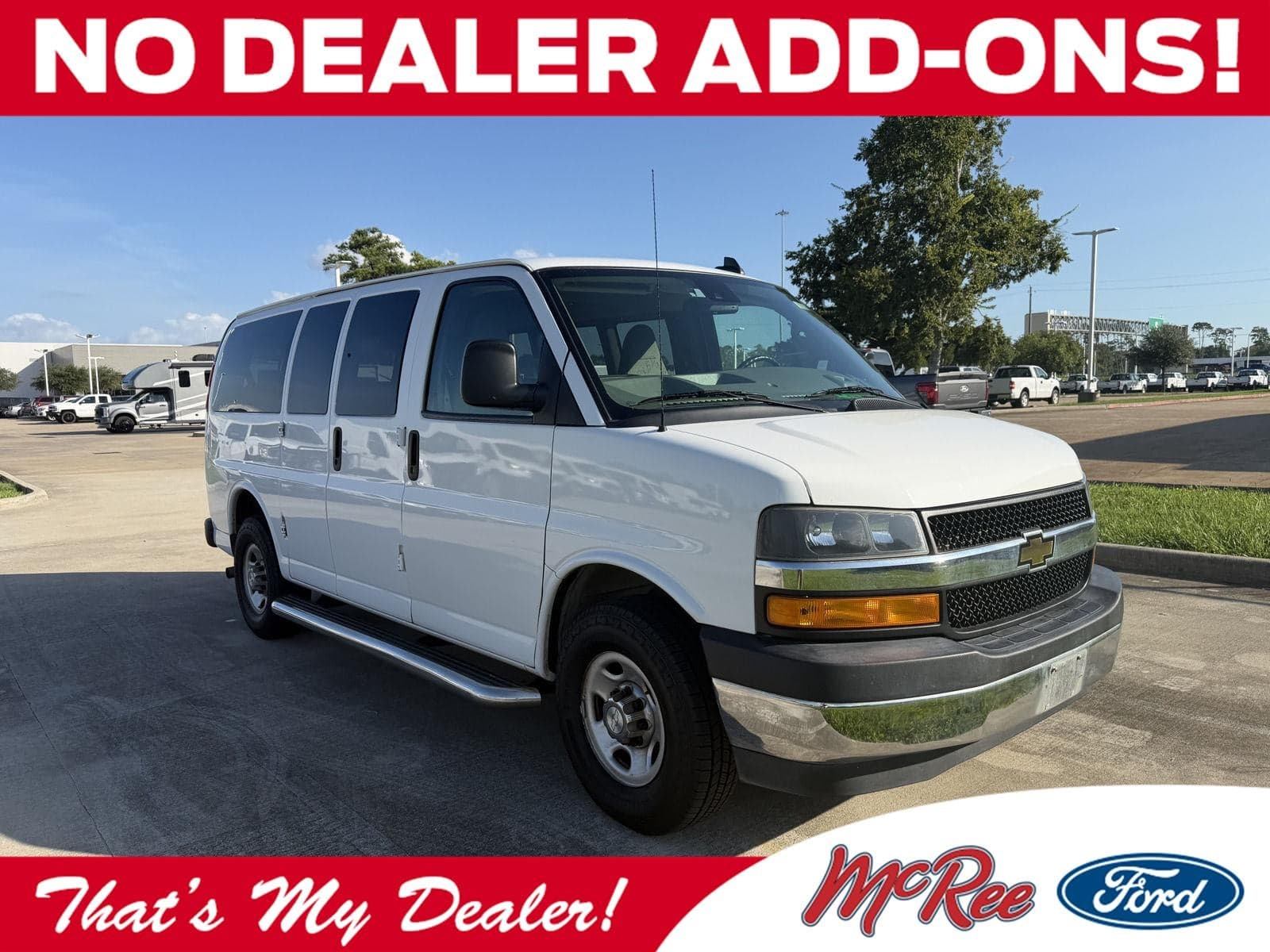 2021 Chevrolet Express Passenger LT — photo 1 of 10