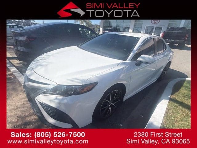 2023 Toyota Camry Base — photo 1 of 4