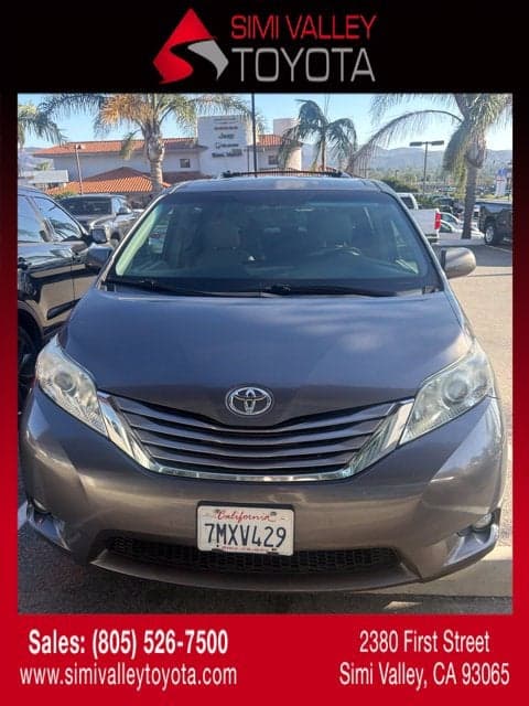 2015 Toyota Sienna XLE — photo 1 of 4