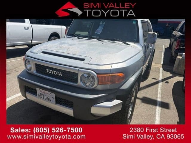 2008 Toyota FJ Cruiser Base — photo 1 of 4