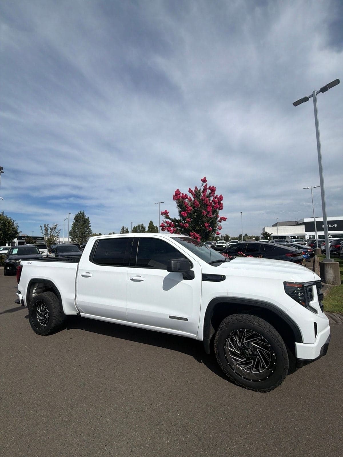 2024 GMC Sierra 1500 Elevation — photo 1 of 5