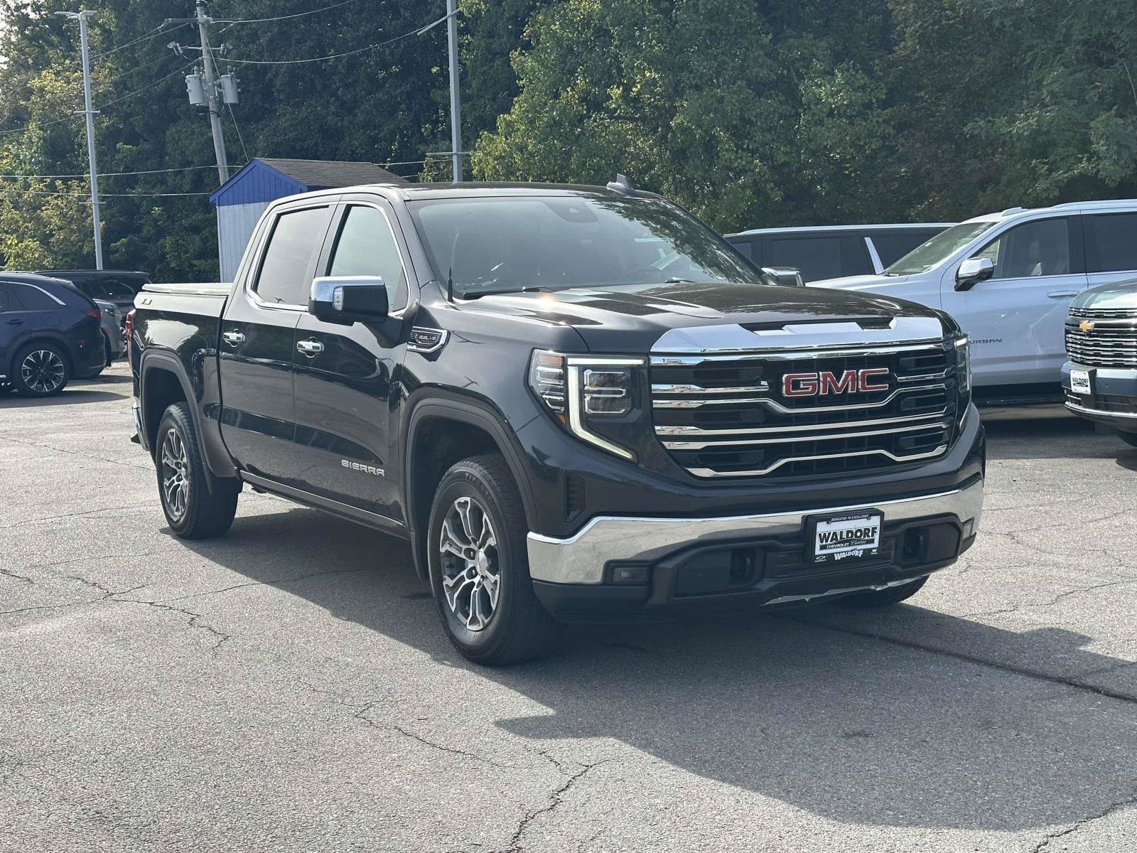 2022 GMC Sierra 1500 SLT — photo 1 of 2