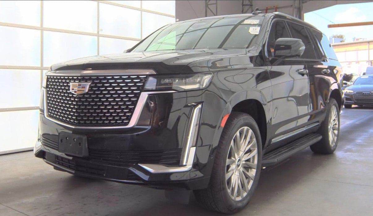 2021 Cadillac Escalade Premium Luxury — photo 1 of 2