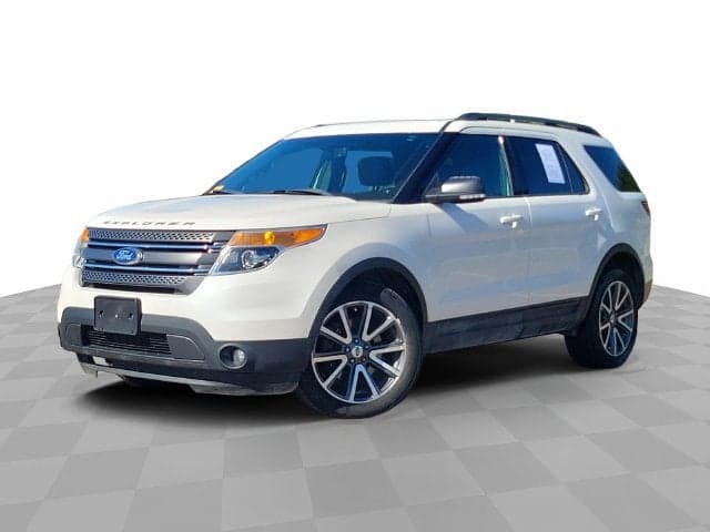 2015 Ford Explorer XLT — photo 1 of 36