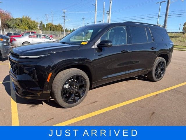 2025 Chevrolet Traverse AWD RS — photo 1 of 5