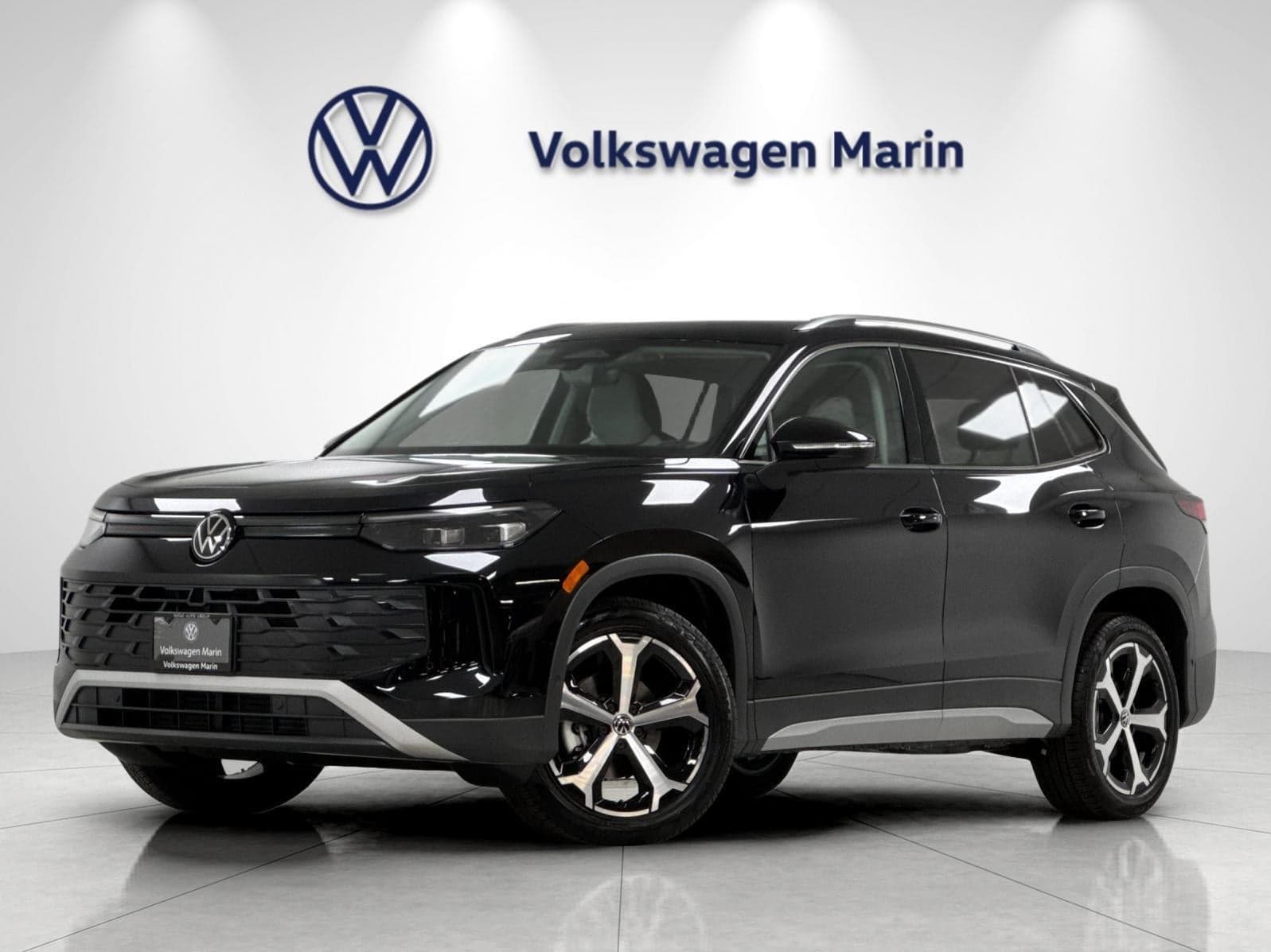 2026 Volkswagen Tiguan SE — photo 1 of 5