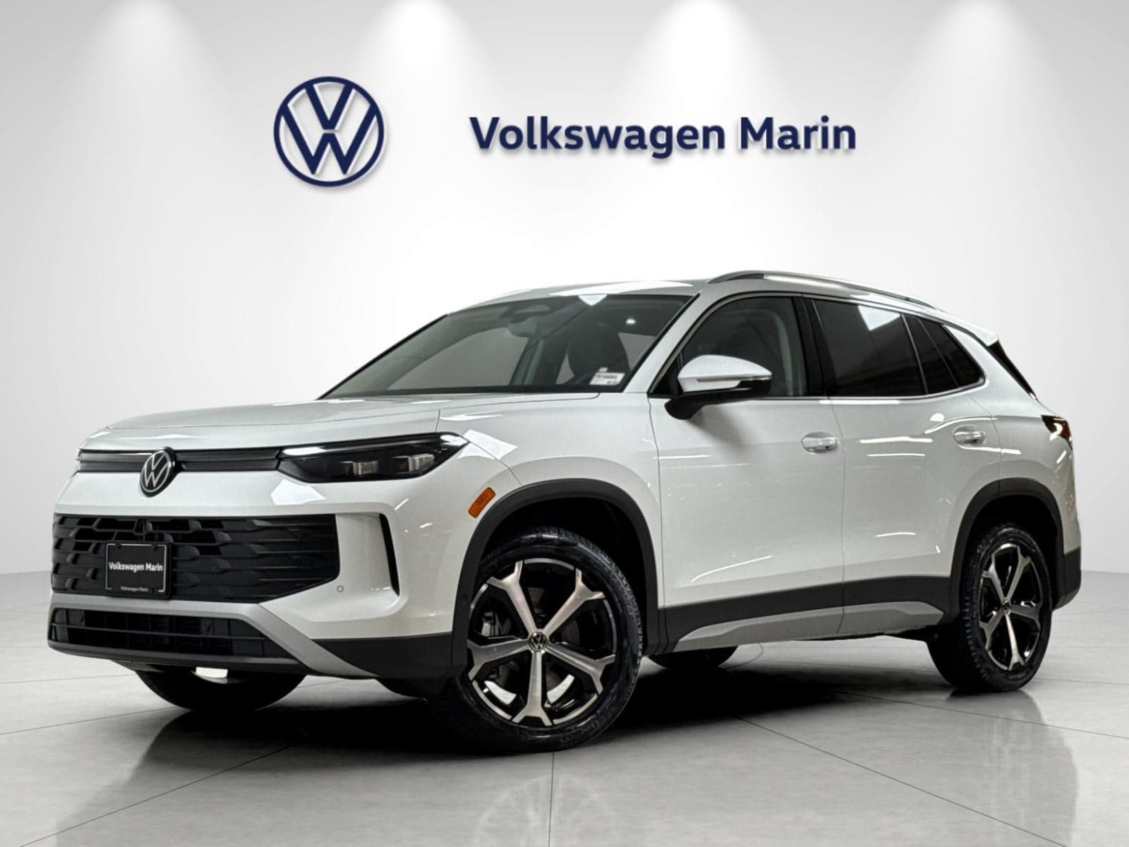 2026 Volkswagen Tiguan SE — photo 1 of 27