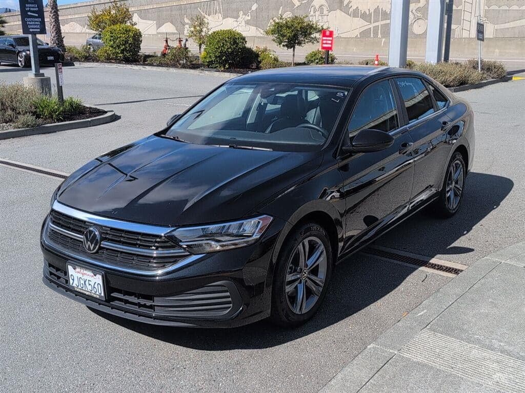 2023 Volkswagen Jetta SE — photo 1 of 17