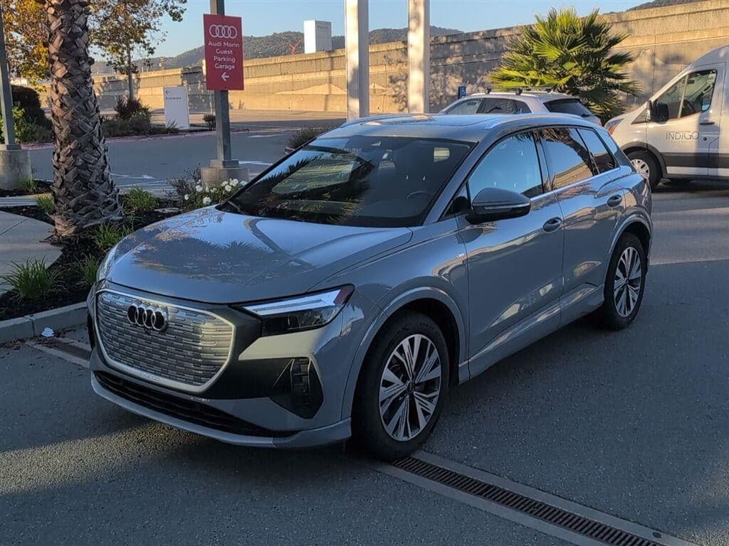 2023 Audi Q4 e-tron Premium — photo 1 of 5