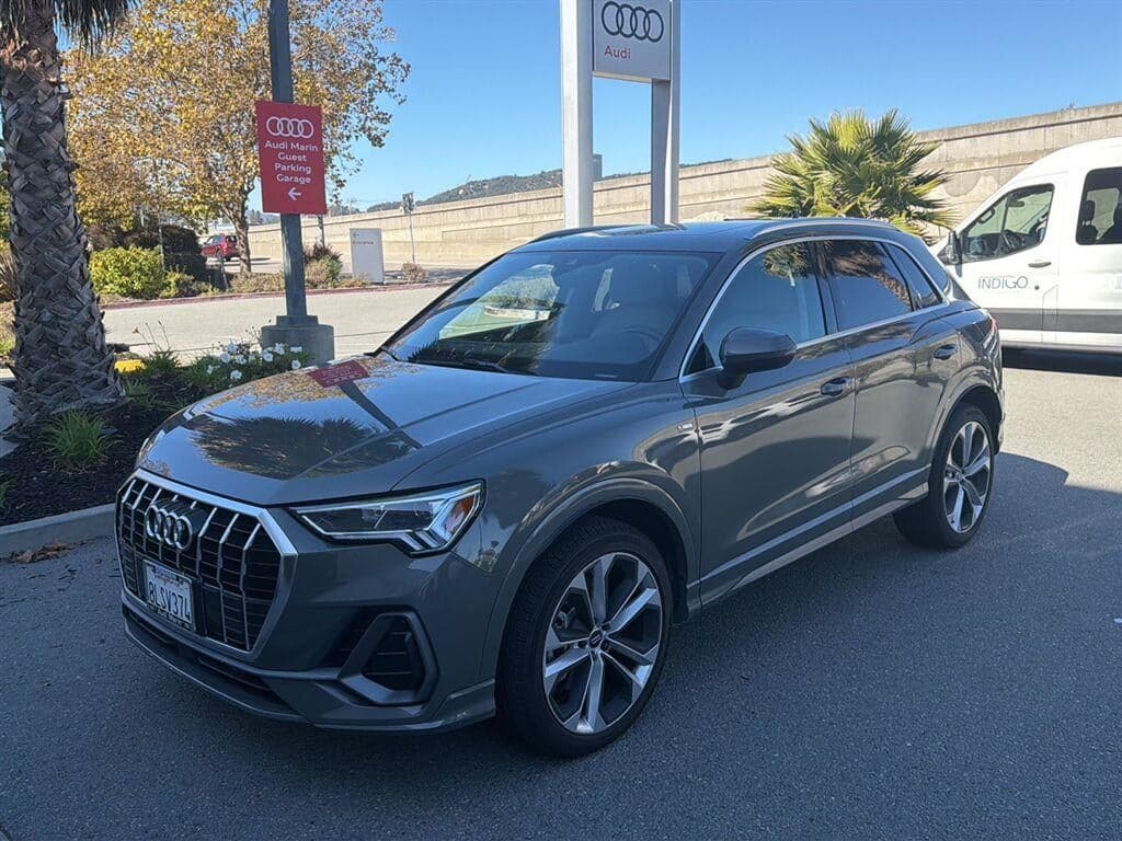 2019 Audi Q3 S line Premium Plus — photo 1 of 5