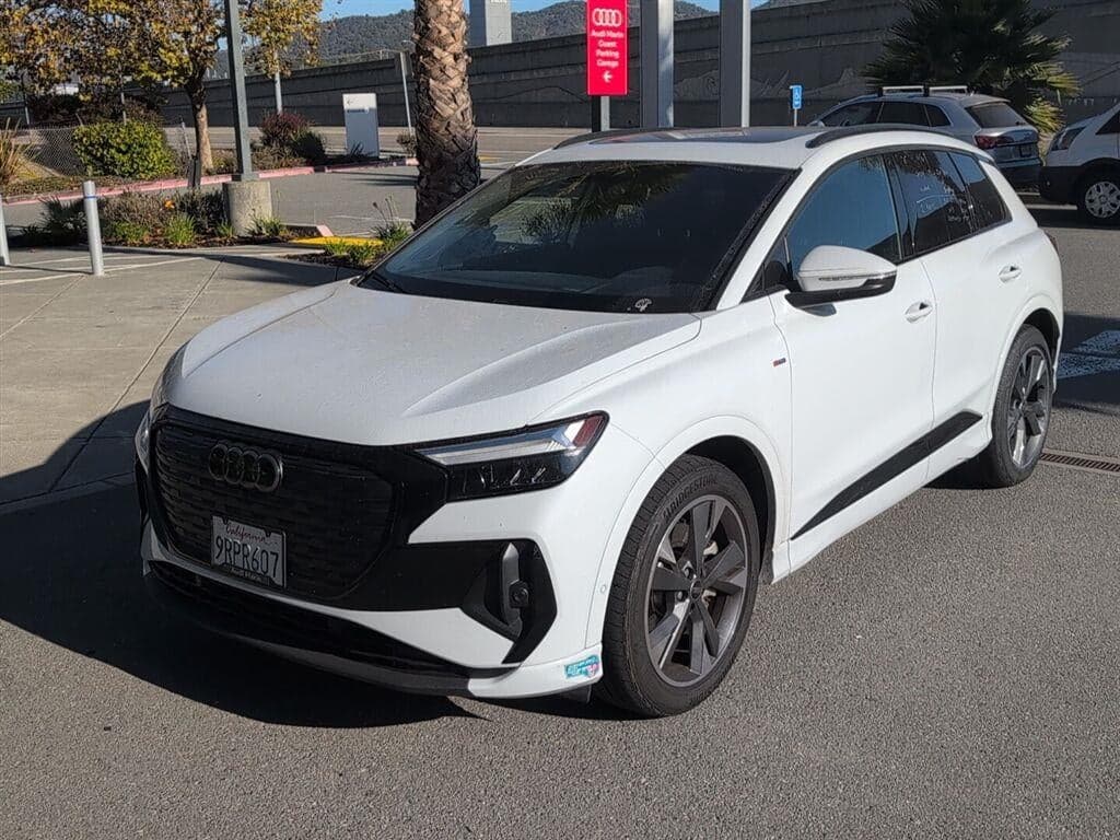 2024 Audi Q4 e-tron Premium Plus — photo 1 of 5