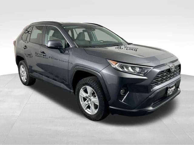 2020 Toyota RAV4 XLE — photo 1 of 45