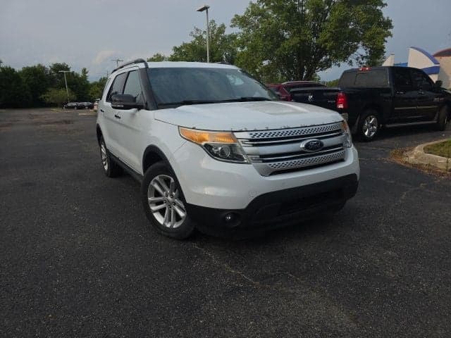 2015 Ford Explorer XLT — photo 1 of 37