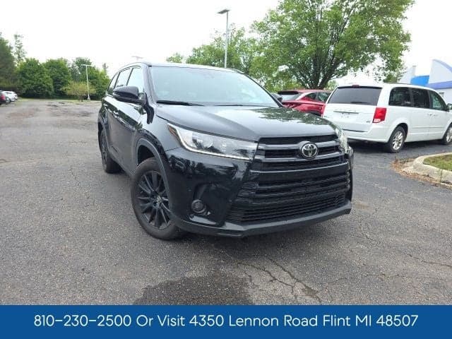 2019 Toyota Highlander SE — photo 1 of 36
