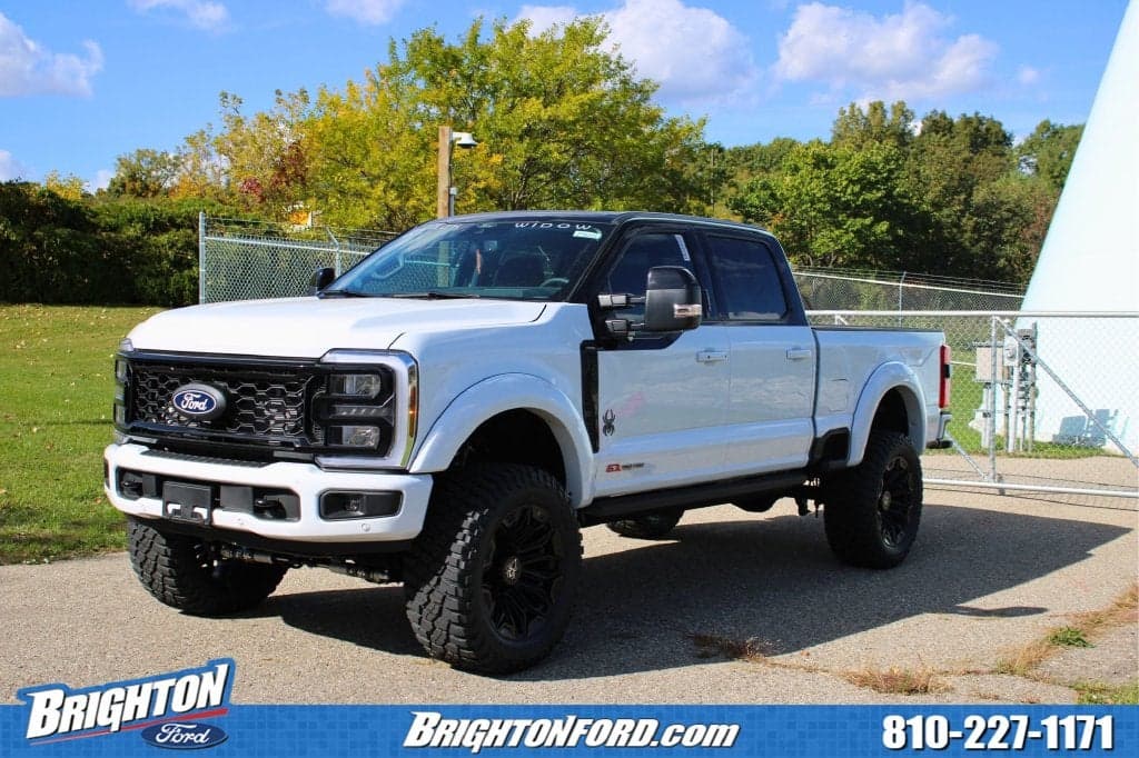 2027 Ford Super Duty F-250 SRW LARIAT — photo 1 of 5