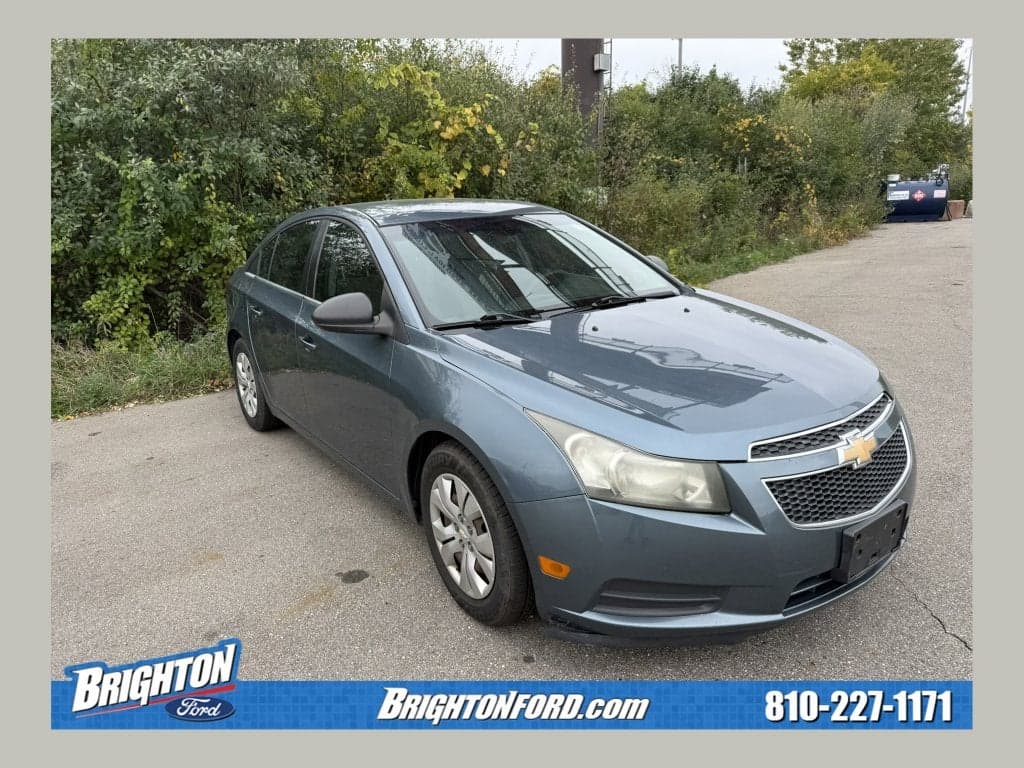 2012 Chevrolet Cruze LS — photo 1 of 5