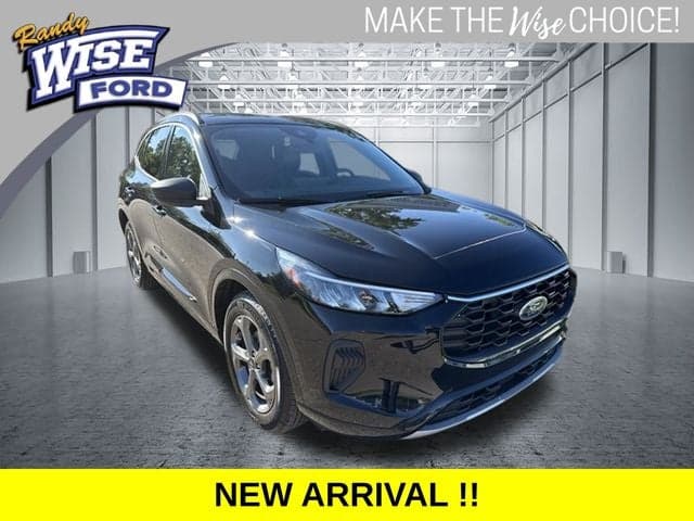 2023 Ford Escape ST-Line — photo 1 of 40