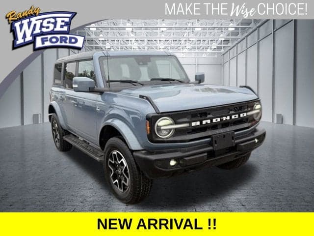 2024 Ford Bronco Outer Banks — photo 1 of 38