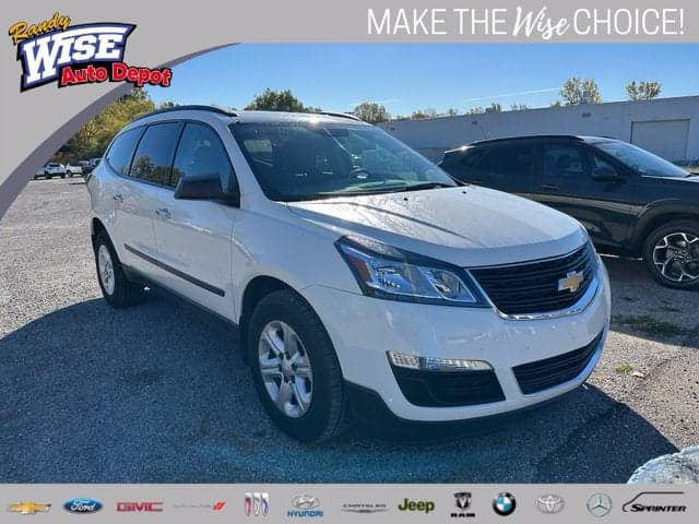 2015 Chevrolet Traverse LS — photo 1 of 5